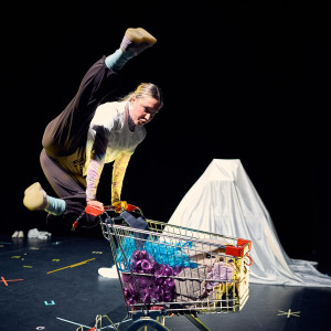 Make It Up!  Tanz- und Videoperformance